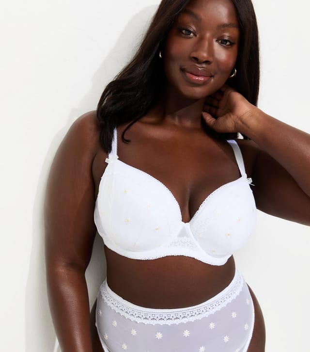 New Look Women's Plus Size White Daisy Embroidered Plunge Bra Curves New Look - 2