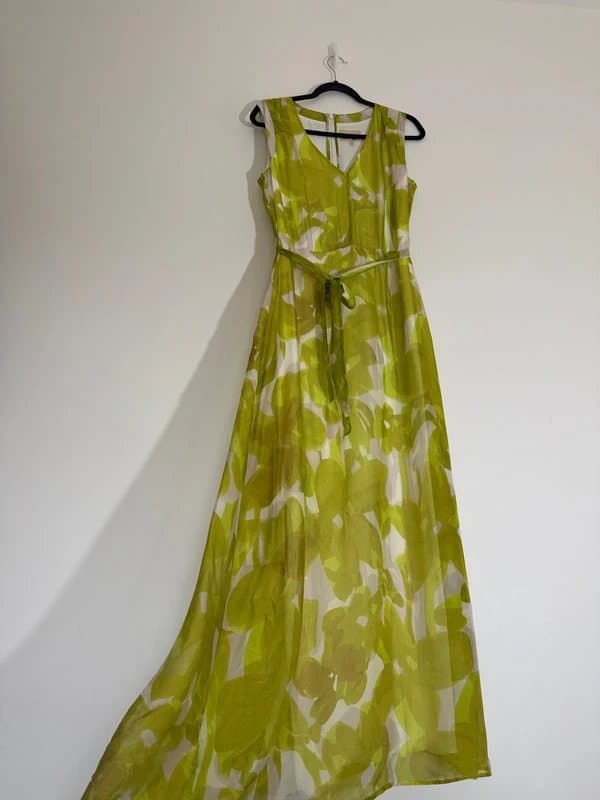 Phase Eight New (no tag) Phase Eight Coline silk Blend Floral Maxi Dress- size 12 - RRP £130