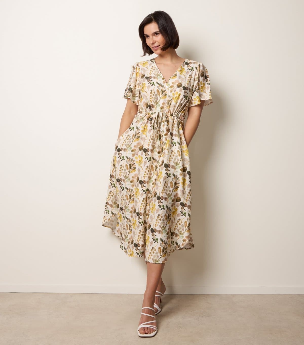 Blue Vanilla Women's Yellow Leaf Print V-Neck Midi Dress Blue Vanilla New Look