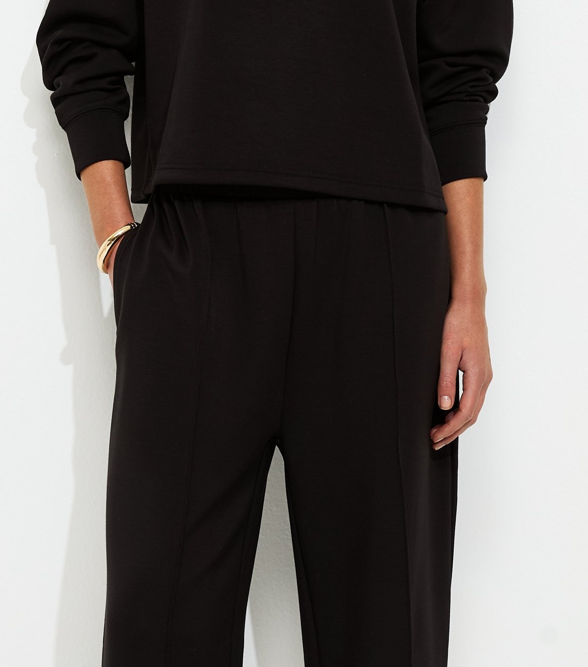 New Look Women's Premium Black Elasticated Waist Wide Leg Joggers New Look - 2