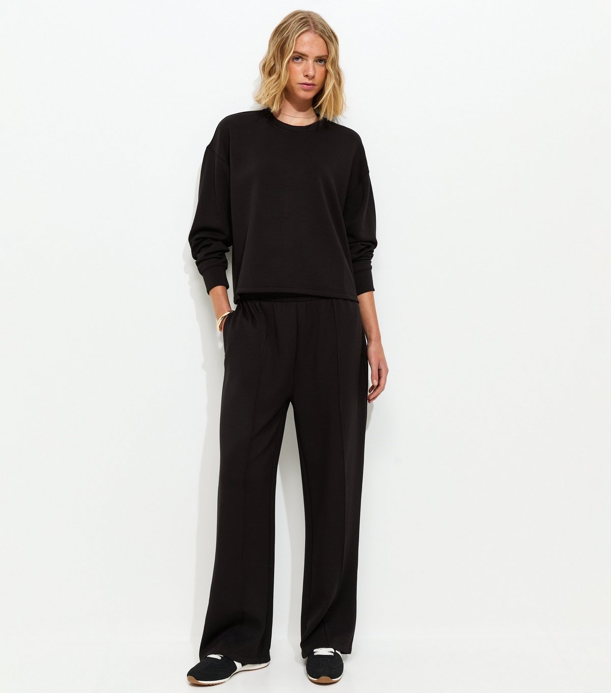 New Look Women's Premium Black Elasticated Waist Wide Leg Joggers New Look - 3