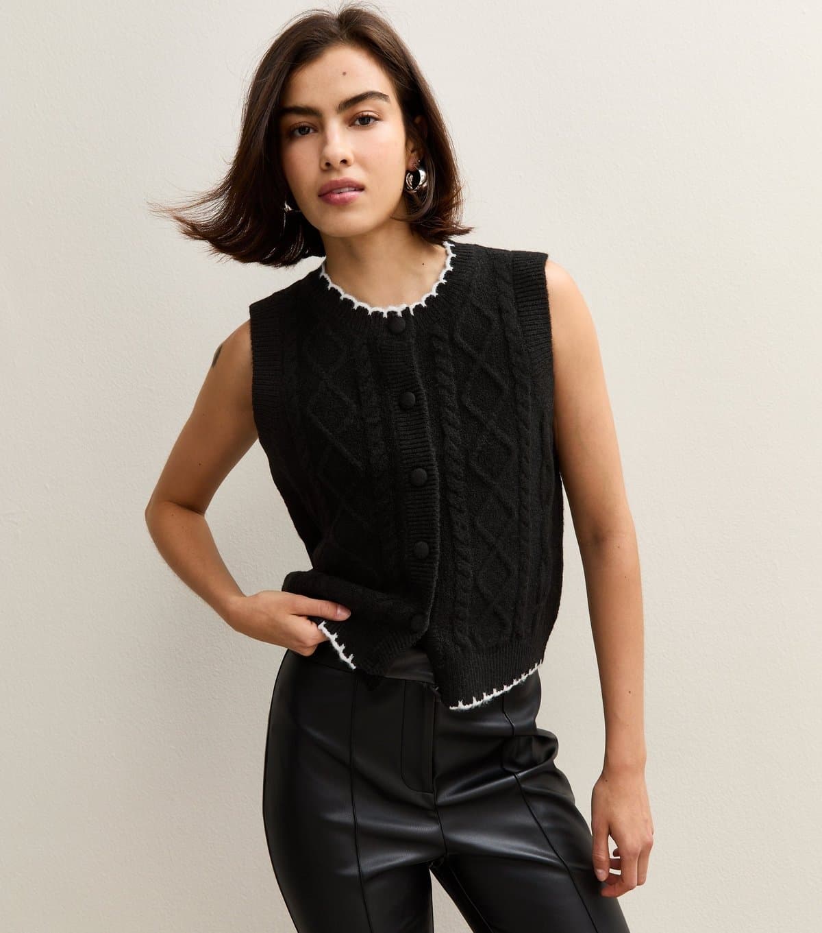New Look Women's Black Contrast Trim Cable Knit Waistcoat New Look