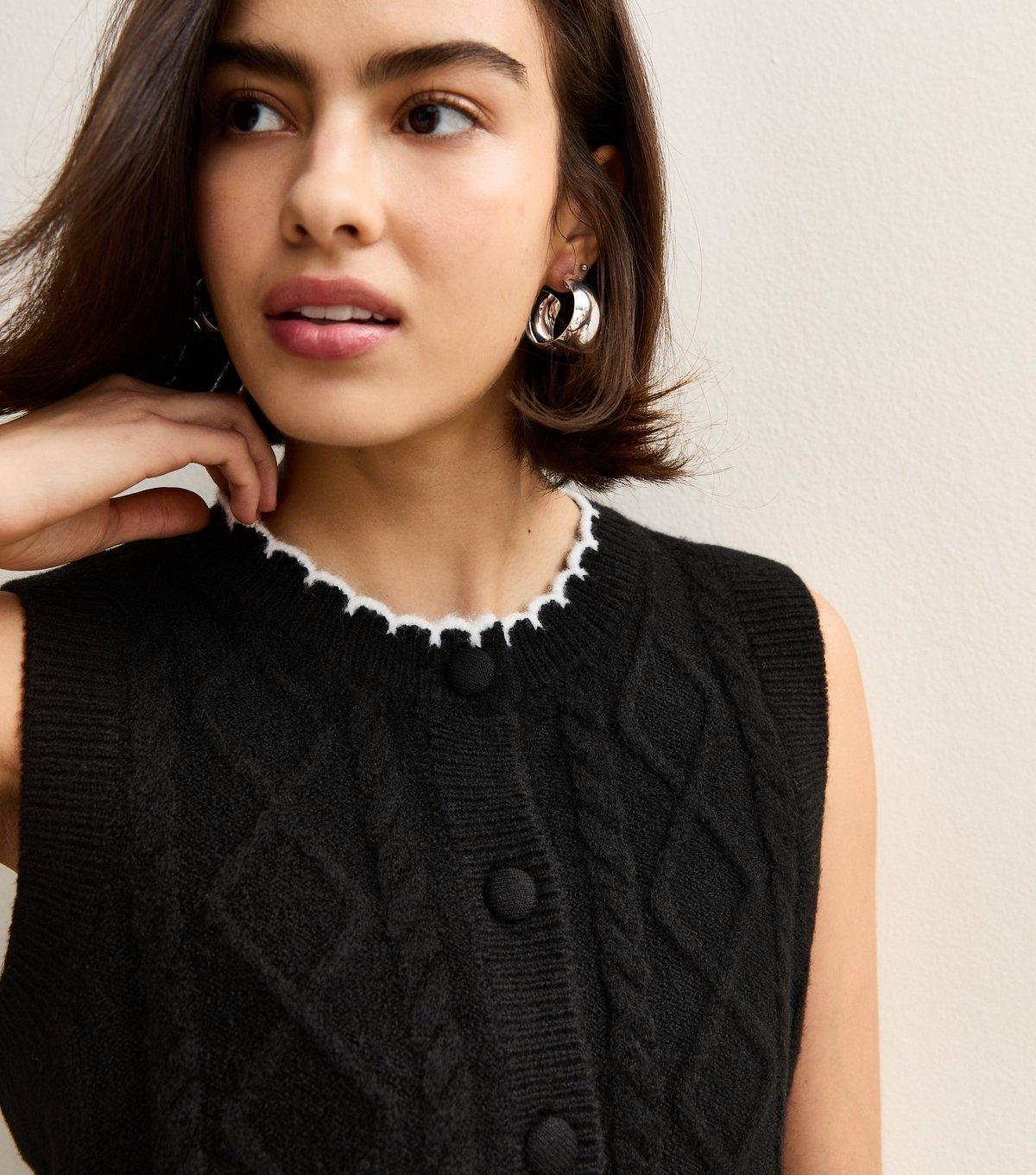 New Look Women's Black Contrast Trim Cable Knit Waistcoat New Look - 2