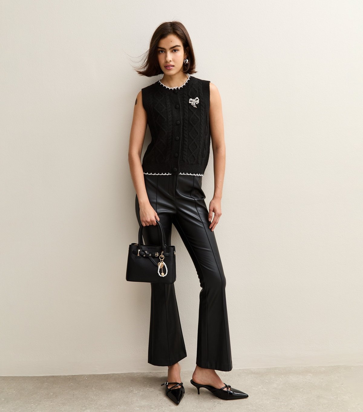 New Look Women's Black Contrast Trim Cable Knit Waistcoat New Look - 3