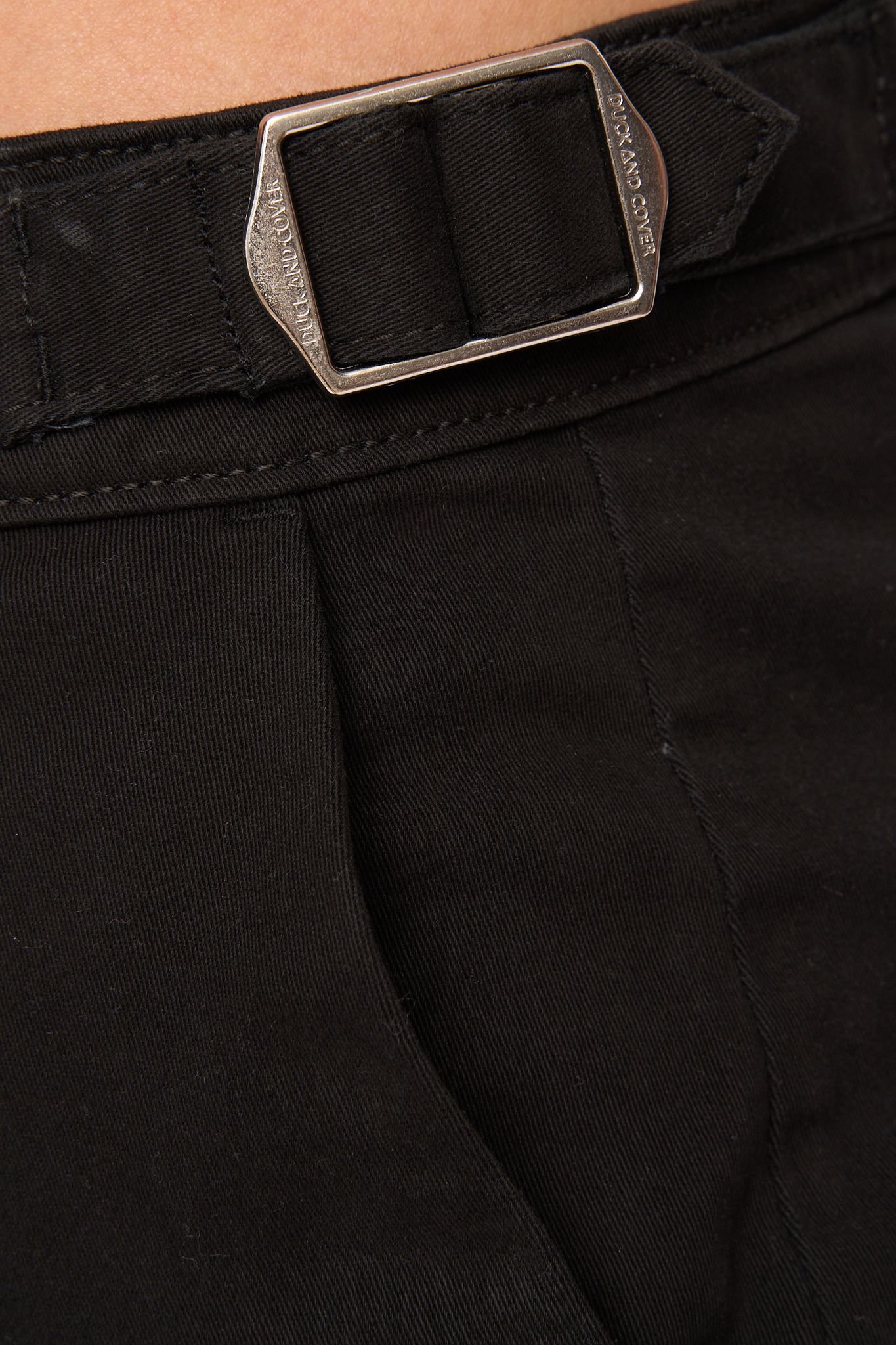 Duck and Cover Duck and Cover Men's Everett Slim-Fit Stretch Tailored Chino Shorts in Black - 4