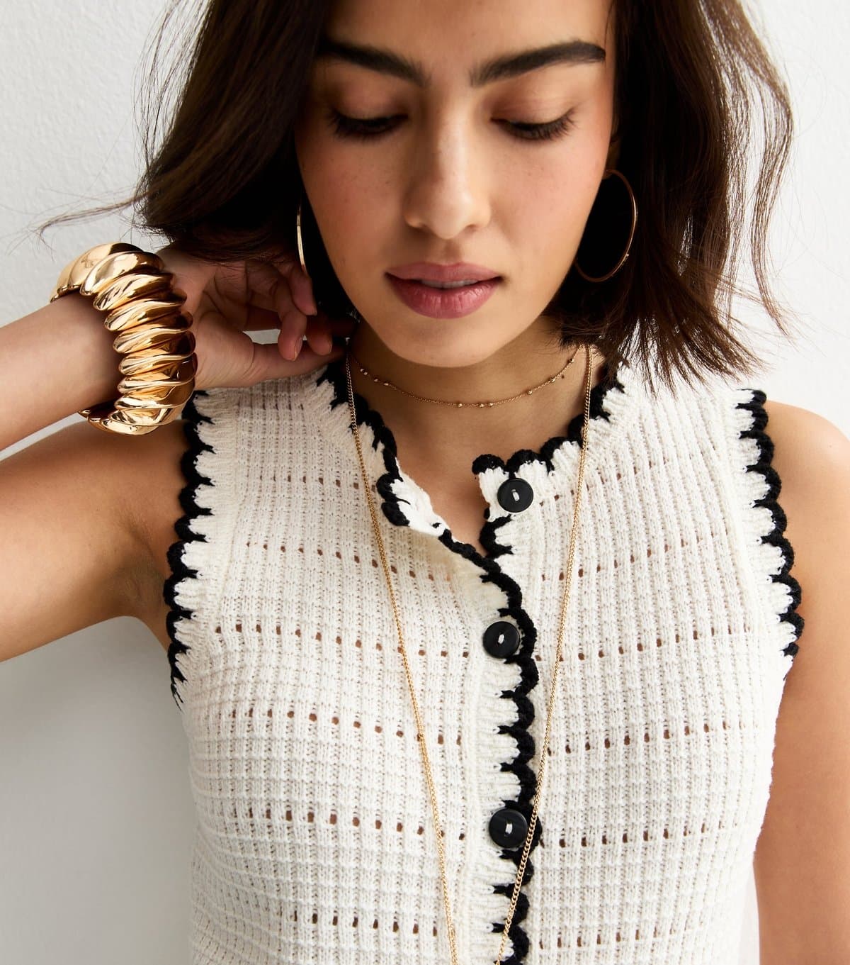 New Look Women's Cream Cotton Rich Blanket Stitch Contrast Trim Waistcoat New Look