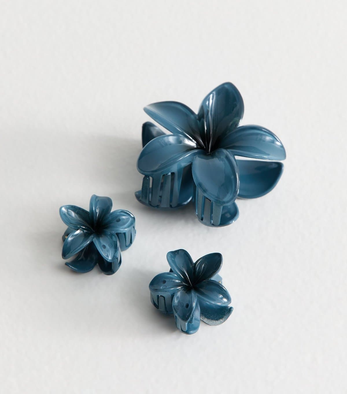 New Look Pack of 3 Bright Blue Ombre Flower Hair Clips New Look