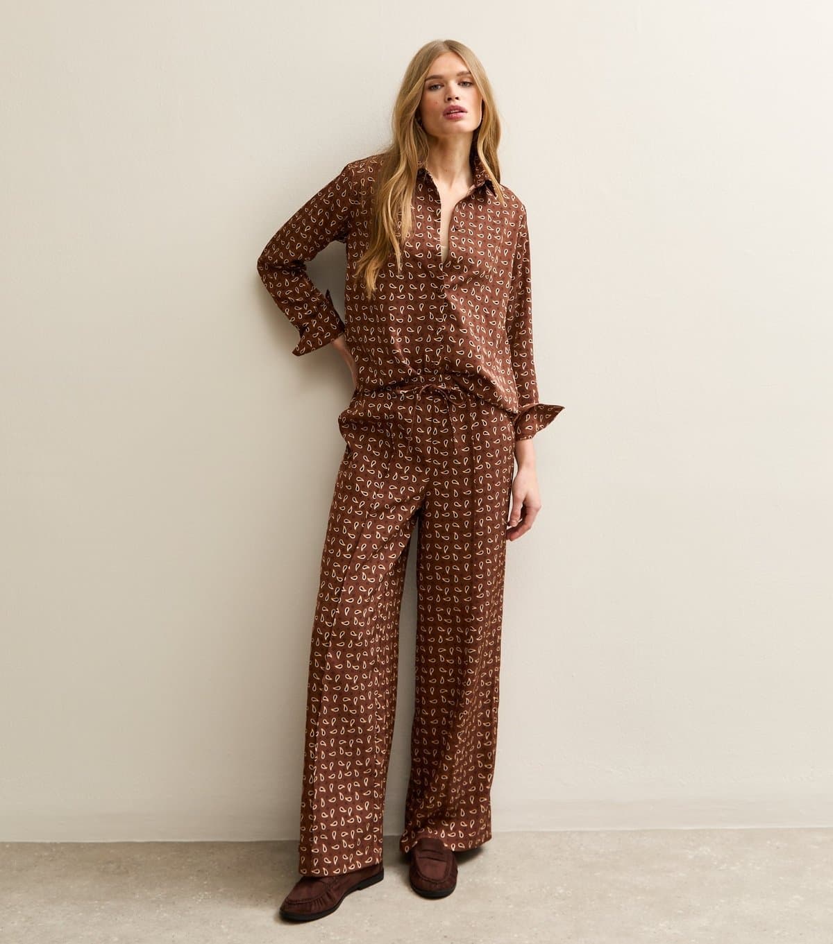 New Look Women's Brown Satin Paisley Wide Leg Trousers New Look