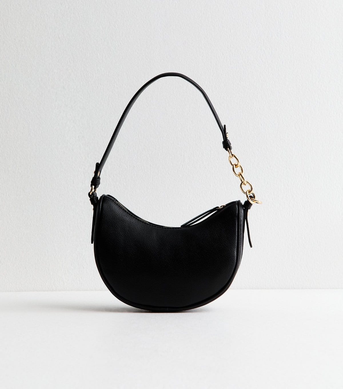 New Look Black Faux Leather Scooped Chain Shoulder Bag New Look - 4