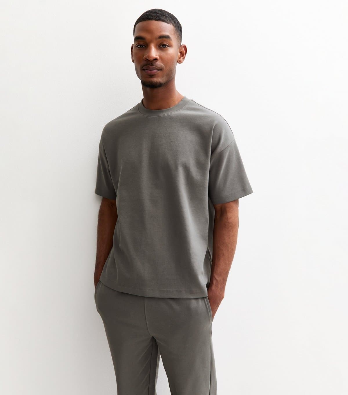 New Look Men's Grey Relaxed Heavyweight Crew Neck T-Shirt New Look