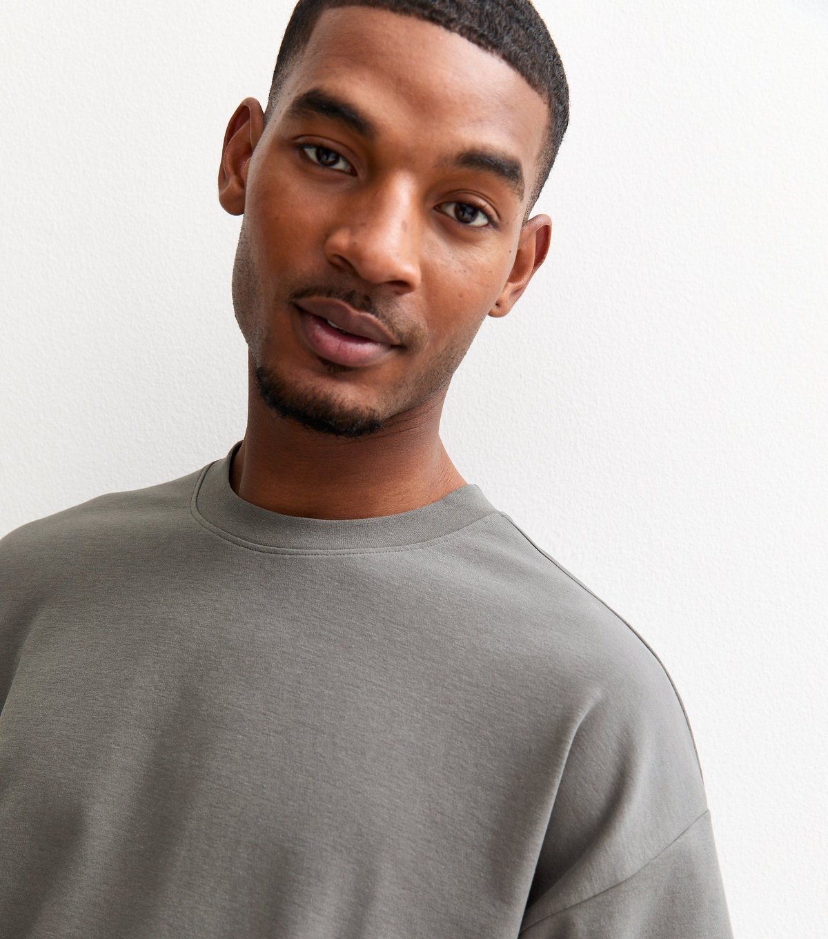 New Look Men's Grey Relaxed Heavyweight Crew Neck T-Shirt New Look - 2