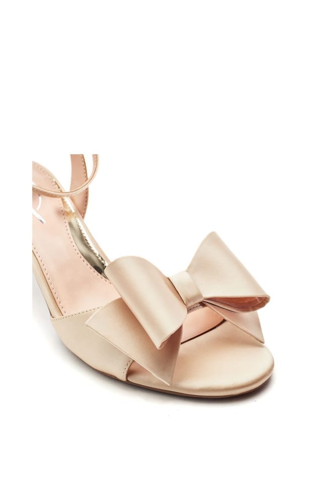 Moda In Pelle Moda In Pelle Women's 'Lotty' Satin Heeled Sandals in Gold - 3