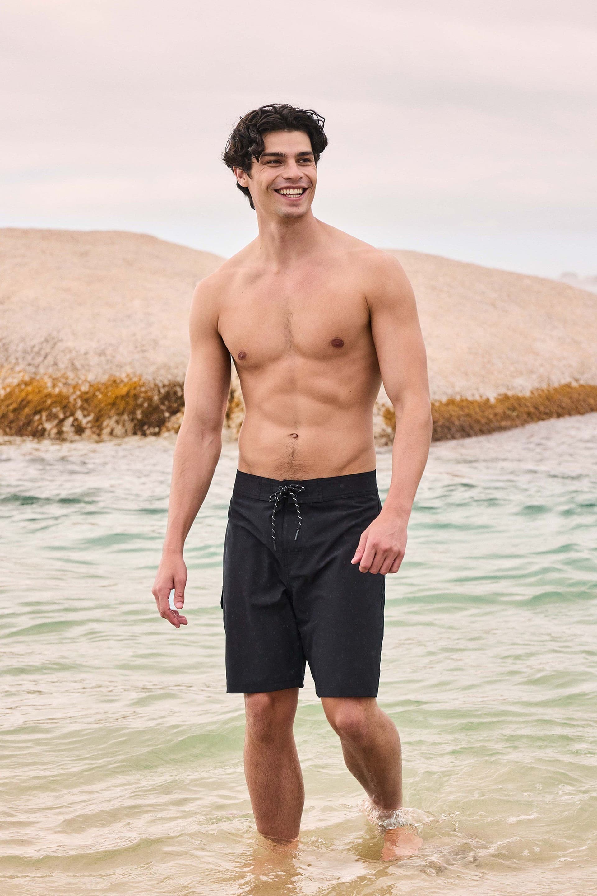 Animal Animal Men's 'Brett' Adjustable Waist Summer Cargo Boardshorts in Black