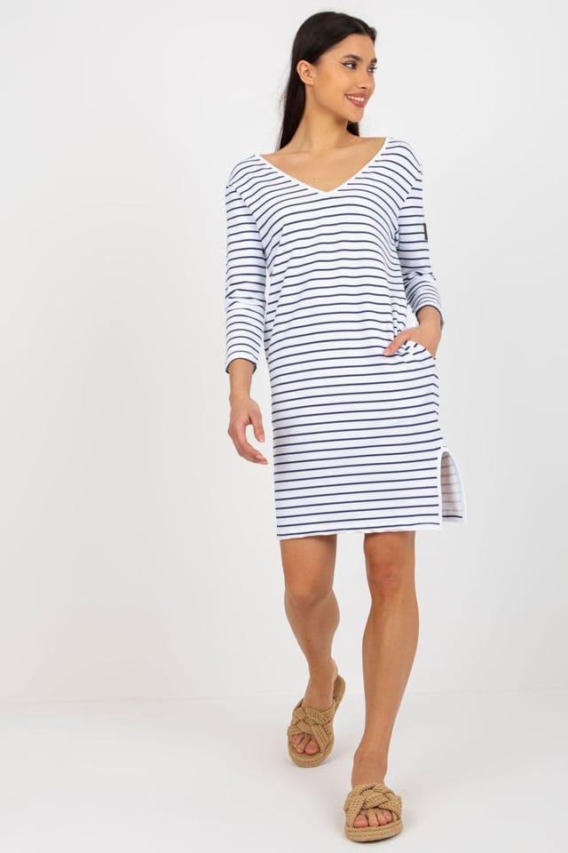 Love Lace Love Lace Women's Blue Heart Neckline Long Sleeve Sweatshirt Dress in White - 2