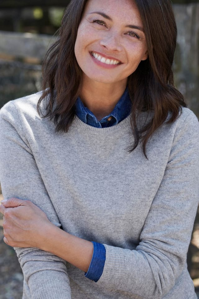 WoolOvers WoolOvers Women's Cashmere & Merino Crew Neck Jumper Womens in Light Grey - 2