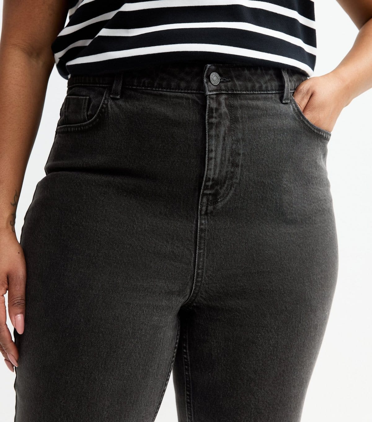 New Look Women's Plus Size Black Hannah Straight Leg Jeans Curves New Look - 4
