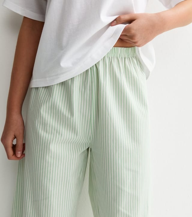 New Look Girls' White Bubble Tea T-Shirt And Stripe Wide Leg Trousers Pyjama Set New Look - 3