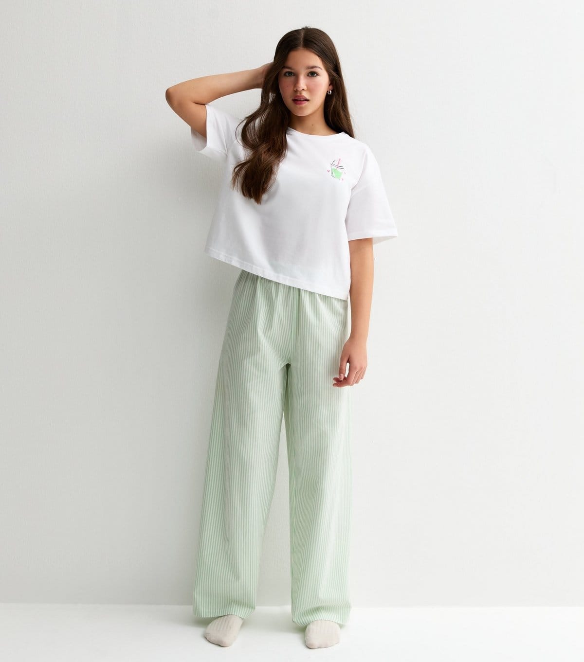 New Look Girls' White Bubble Tea T-Shirt And Stripe Wide Leg Trousers Pyjama Set New Look - 4