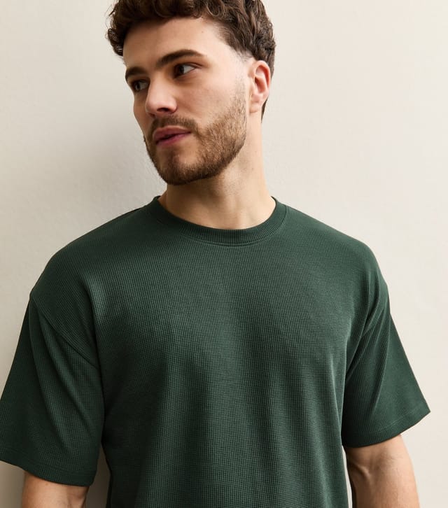 New Look Men's Dark Green Oversized Waffle Texture T-Shirt New Look - 2
