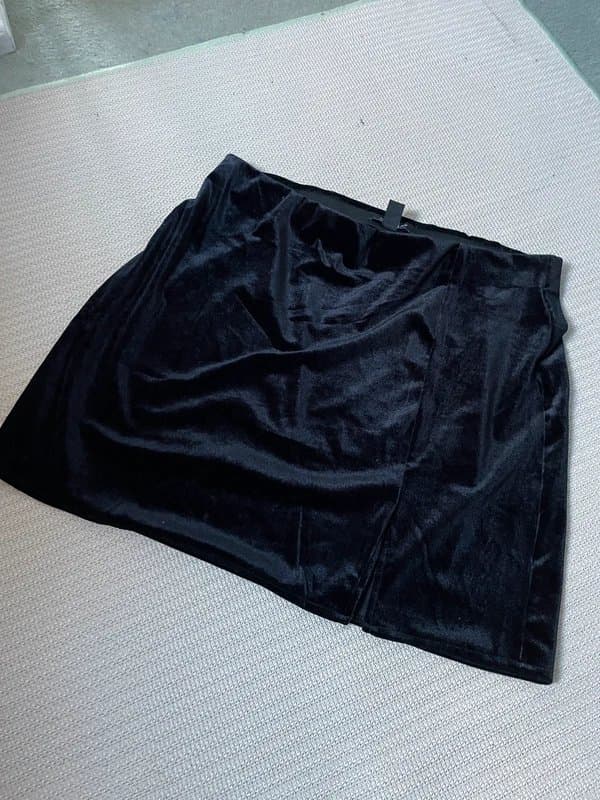 New Look Velvet mini skirt - size 14