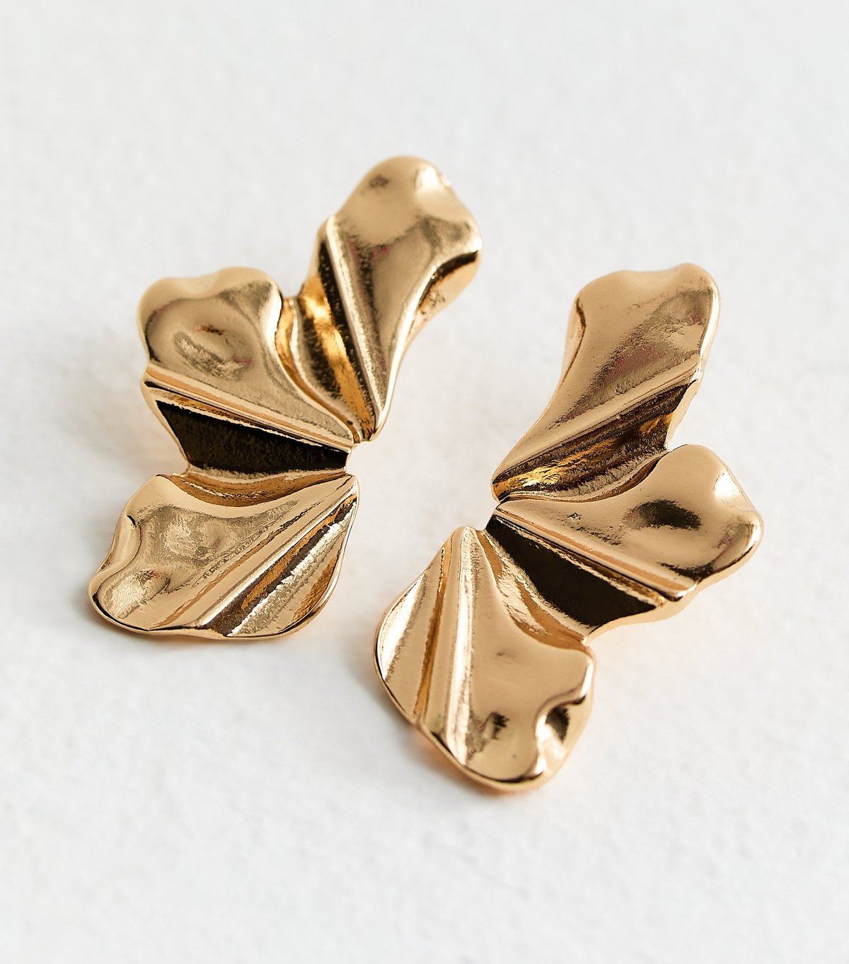 New Look Gold Tone Textured Petal Stud Earrings New Look - 3