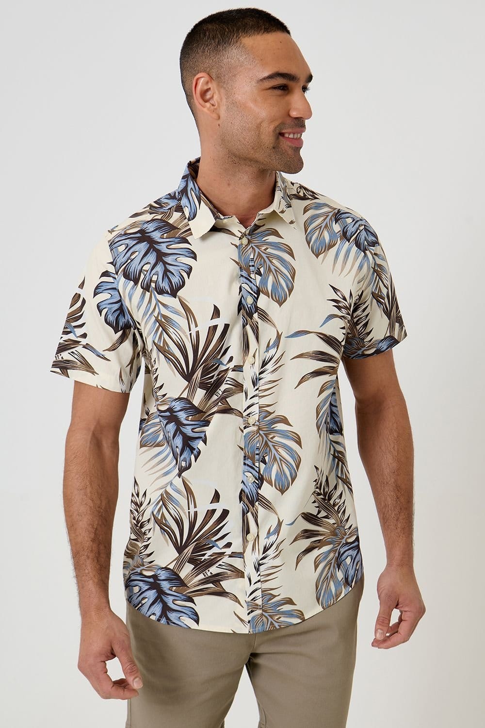 Threadbare Threadbare Men's Leaf Print Cotton Short Sleeve Shirt in Ecru - 1