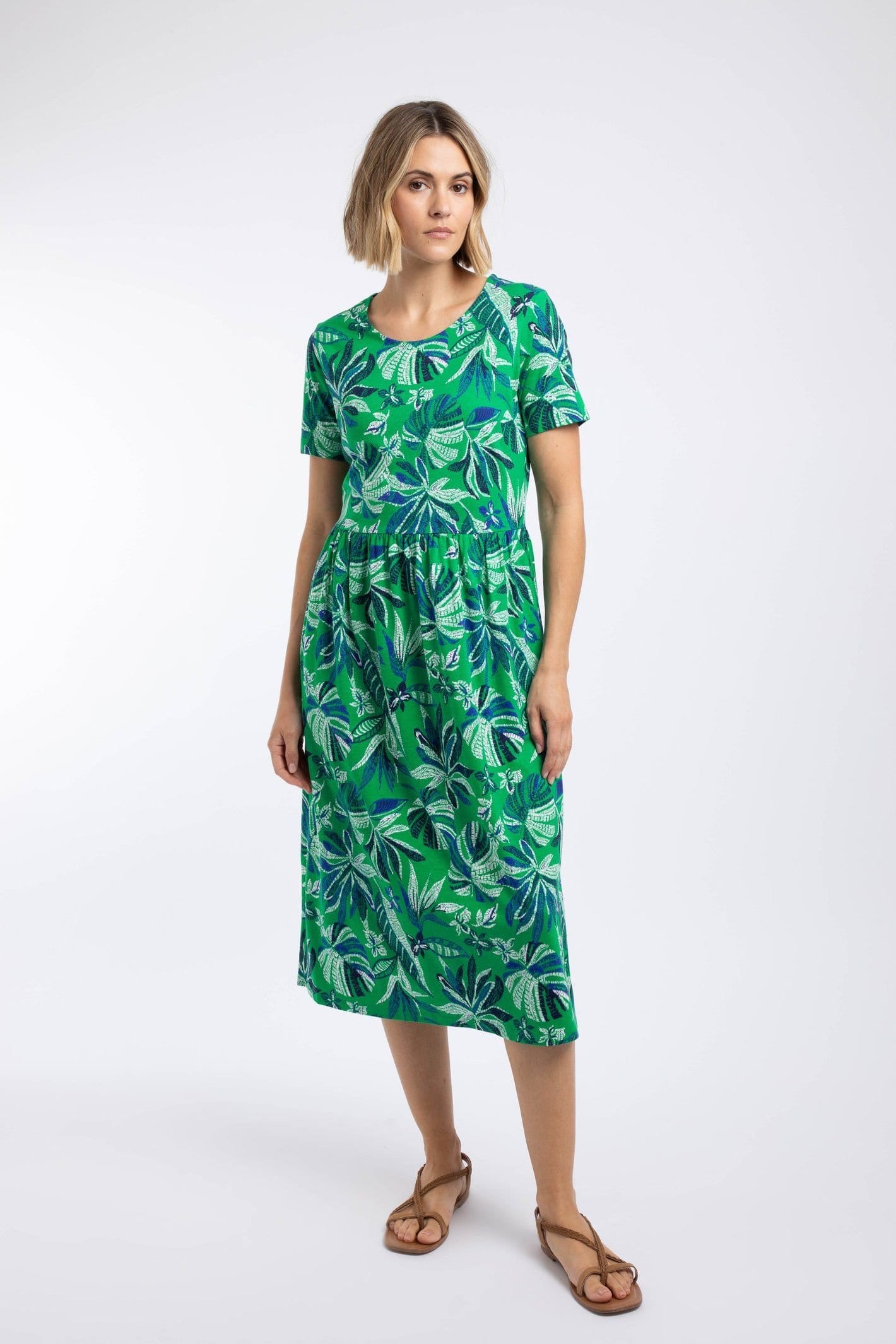 Weird Fish Weird Fish Women's Celsia Printed Jersey Scoop Midi Dress in Green - 4