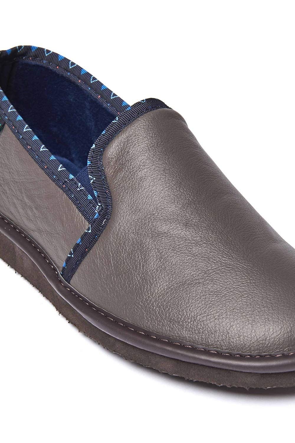 Moshulu Moshulu Men's 'Nepal 4' Men's Classic Leather Slippers in Light Brown - 2