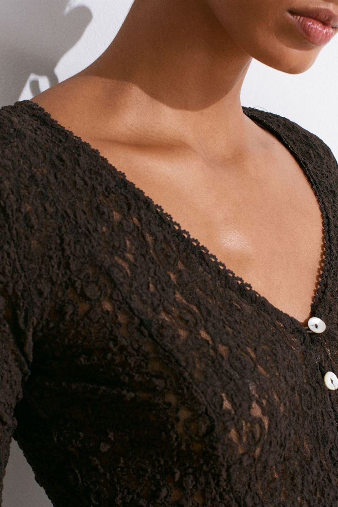 Dilvin Dilvin Women's Lace V-Neck Button Cardigan in Charcoal - 4