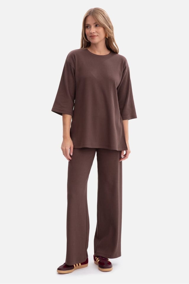 Love Lace Love Lace Women's Ribbed Oversized Blouse with 3/4 Sleeves in Brown - 2