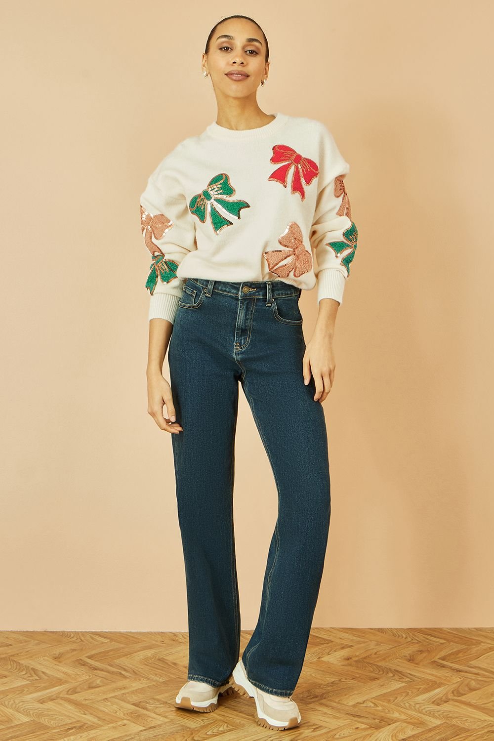 Yumi Yumi Women's White Sequinned Bow Relaxed Fit Jumper - 3