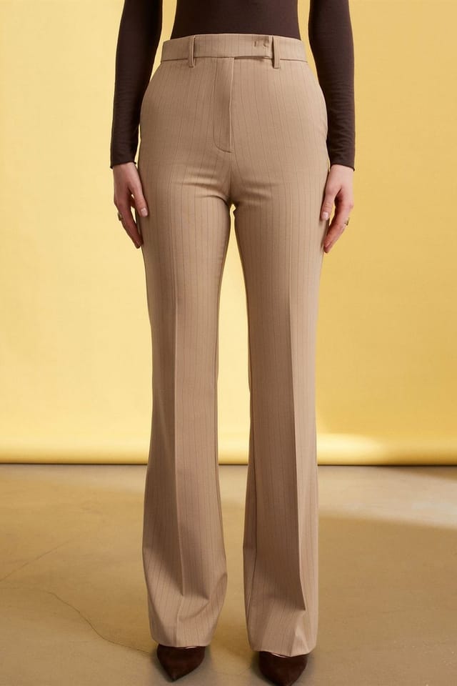 Dilvin Dilvin Women's High-Waist Wide-Leg Trousers in Beige - 3