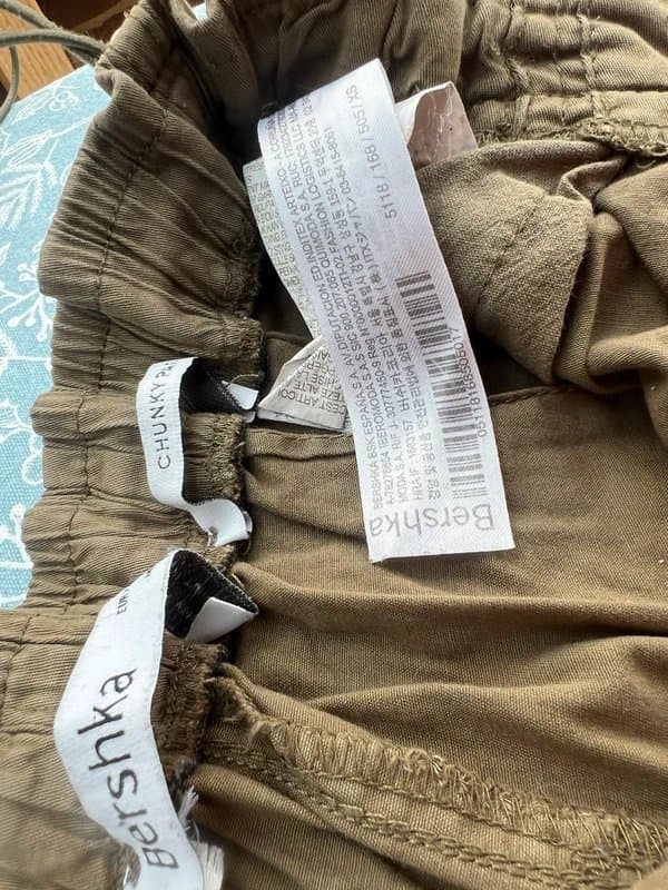 Bershka Bershka - cargo pants - Size XS - khaki