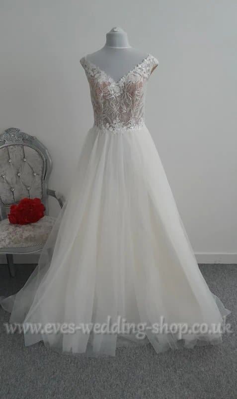 Tres Chic Tres Chic ivory nude tulle wedding dress UK 14