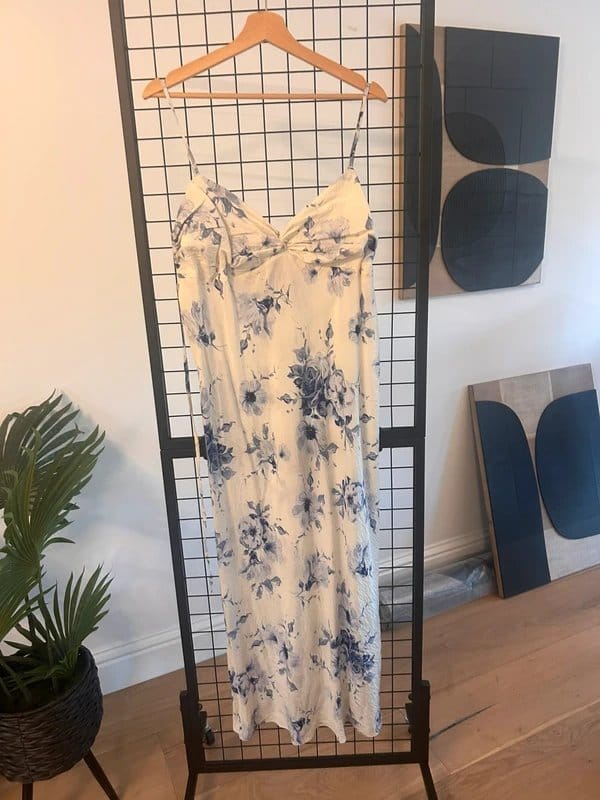 New Look New Look size 16 white and blue floral strappy dress - 1