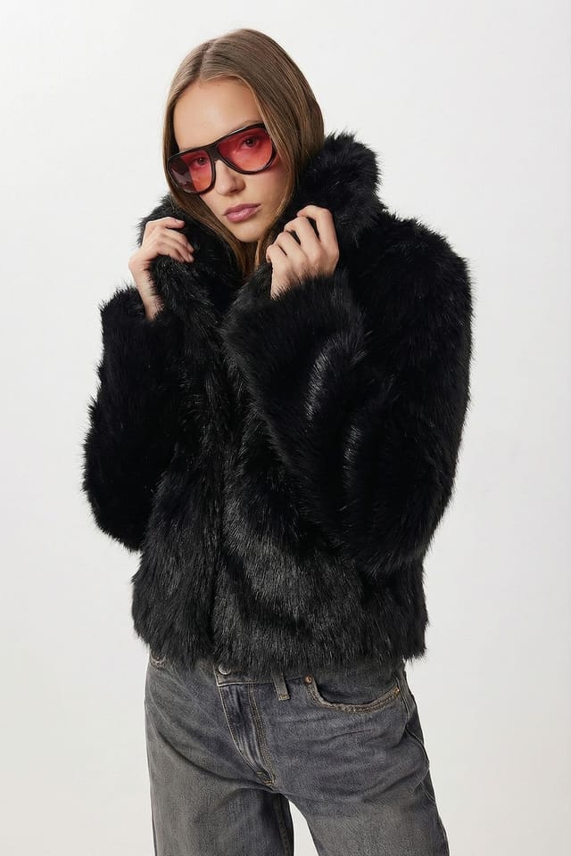 Happiness Istanbul Happiness Istanbul Women's Faux Fur Shawl Collar Jacket in Black - 3