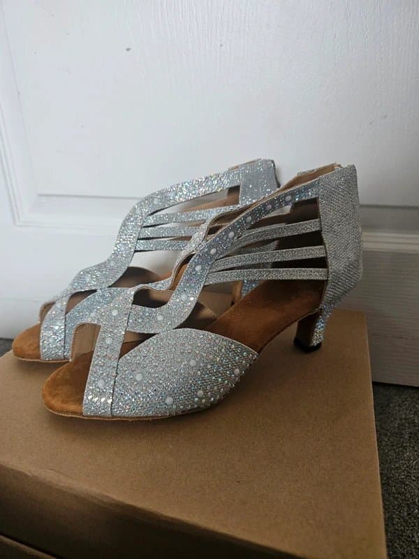 Unknown Silver Rhinestone Ballroom Dance Shoes - UK 6.5 Kitten Heel
