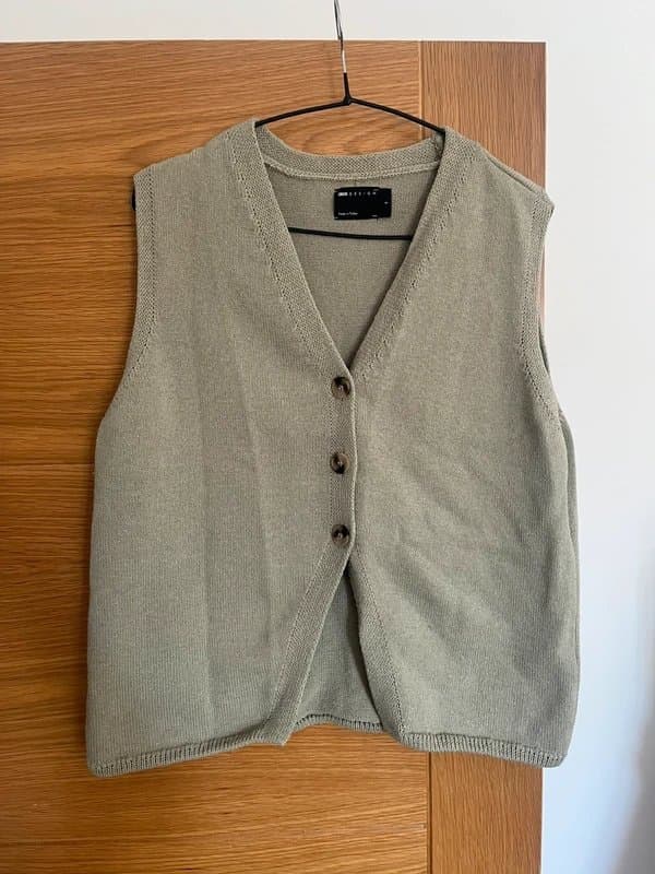 ASOS Design ASOS knit waistcoat size small