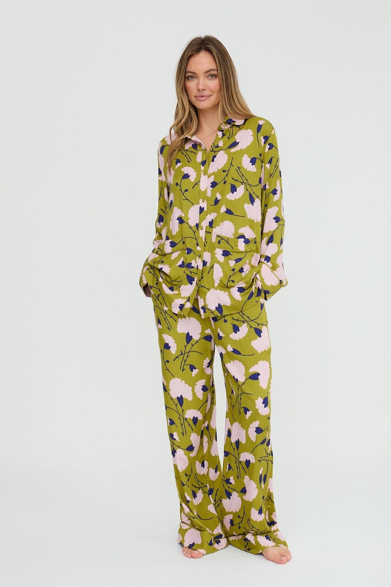 Lily and Lionel Lily and Lionel Women's Evie Long Sleeve Floral Print Pyjama Set In Green