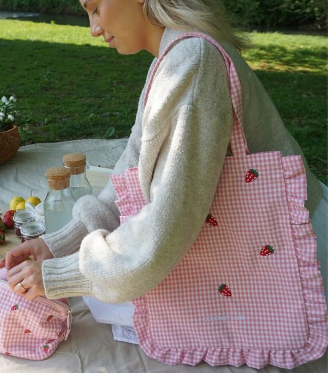 Coconut Lane Light Pink Strawberry Picnic Tote Bag Coconut Lane New Look - 2