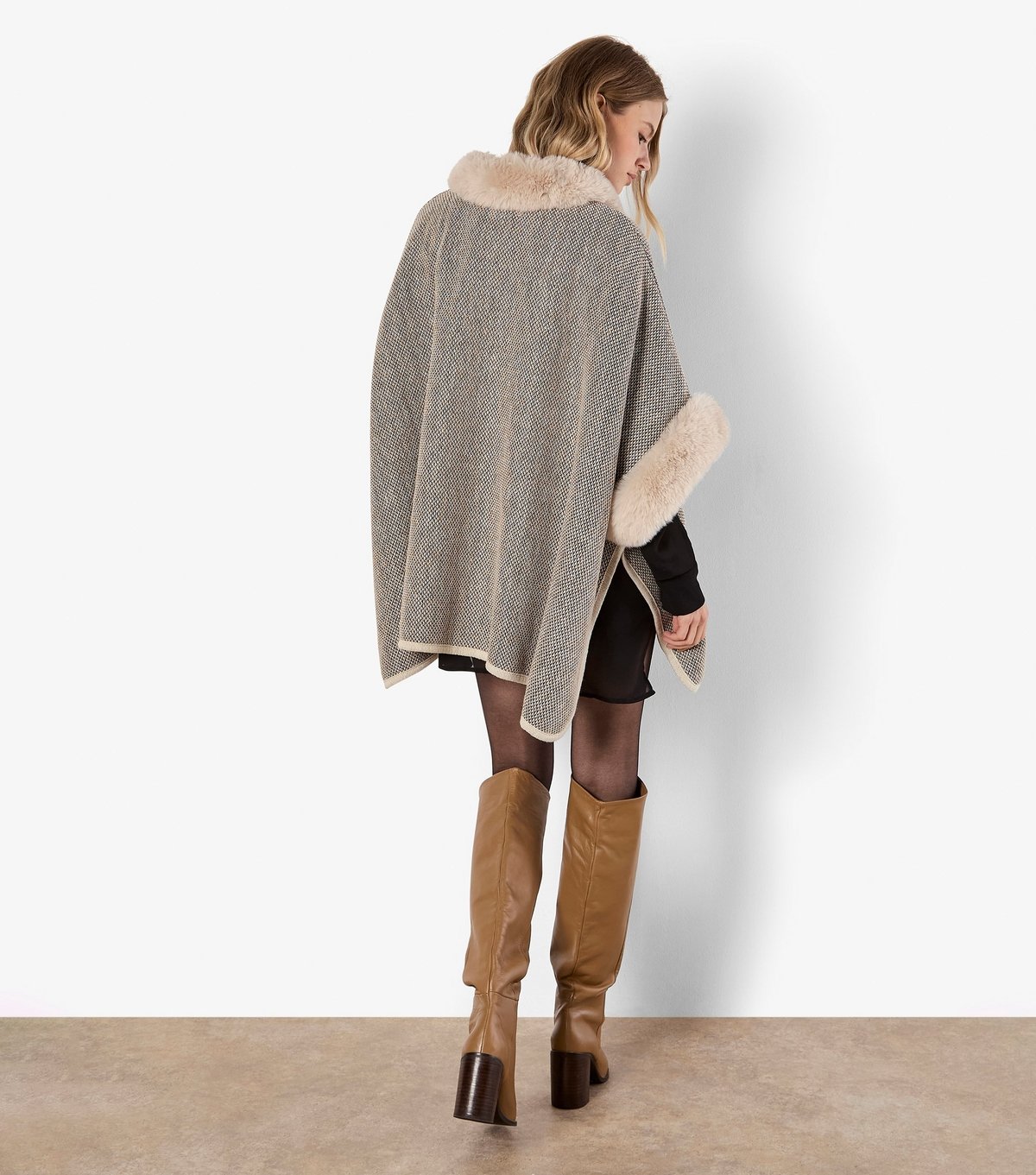 Apricot Women's Stone Faux Fur Side Slit Cape Apricot New Look - 2