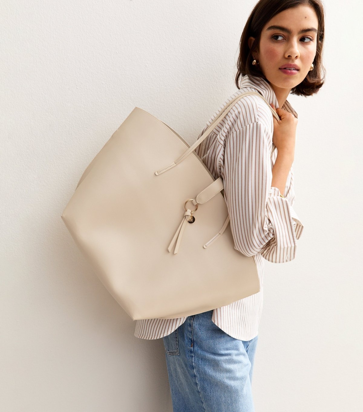 New Look Cream Faux Leather Winged Tote Bag Vegan New Look - 2