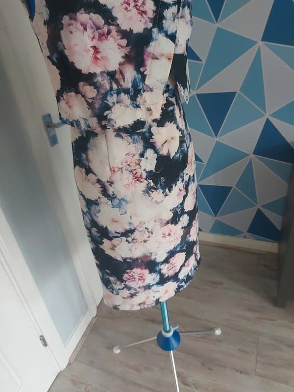 Phase Eight Size 8 - Phase Eight - Summer Occasion Dress - Pink Blue Floral Design