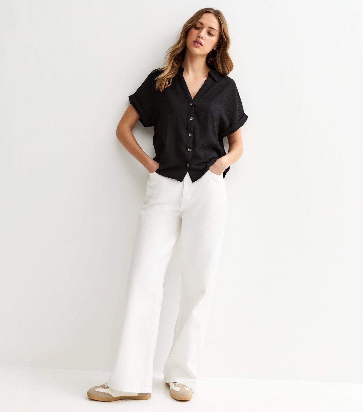 New Look Women's Black Collared V Neck Short Shirt New Look - 3