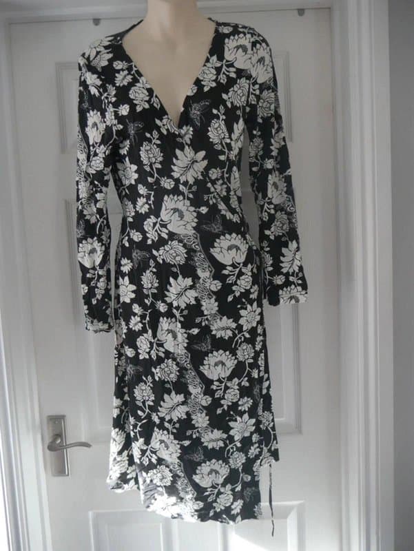 August Silk Black White Wrap Dress Ladies Size 12 August Silk Stretchy Floral Party Classic