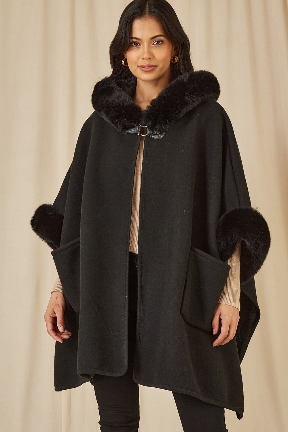 Yumi Yumi Women's Black Cape With Luxe Fur Trim & Lining