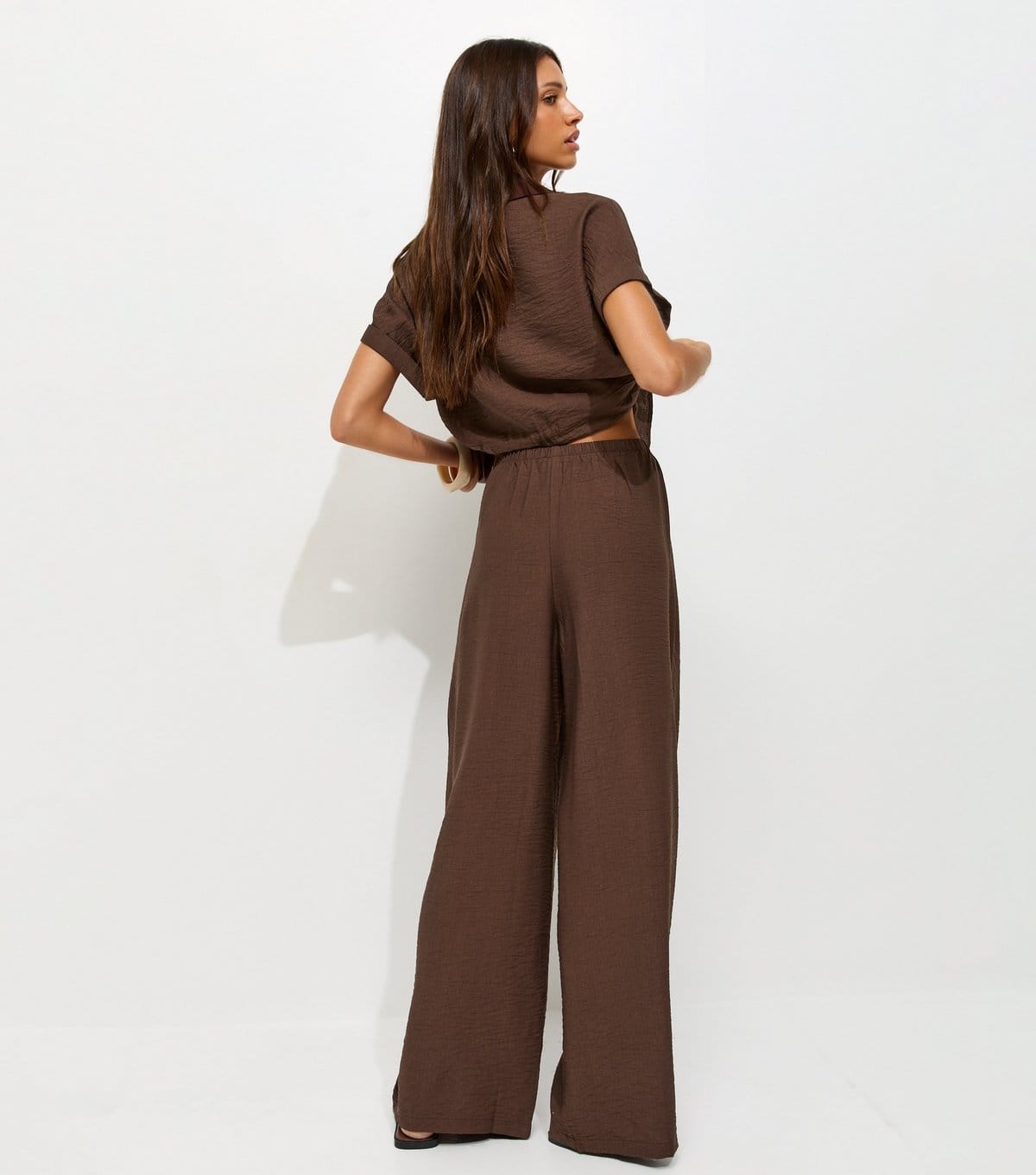 New Look Women's Dark Brown Crinkle Texture Wide Leg Trousers New Look - 4