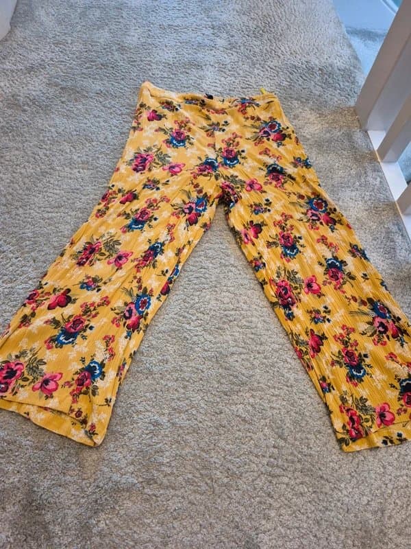 New Look New crop floral trousers size 12