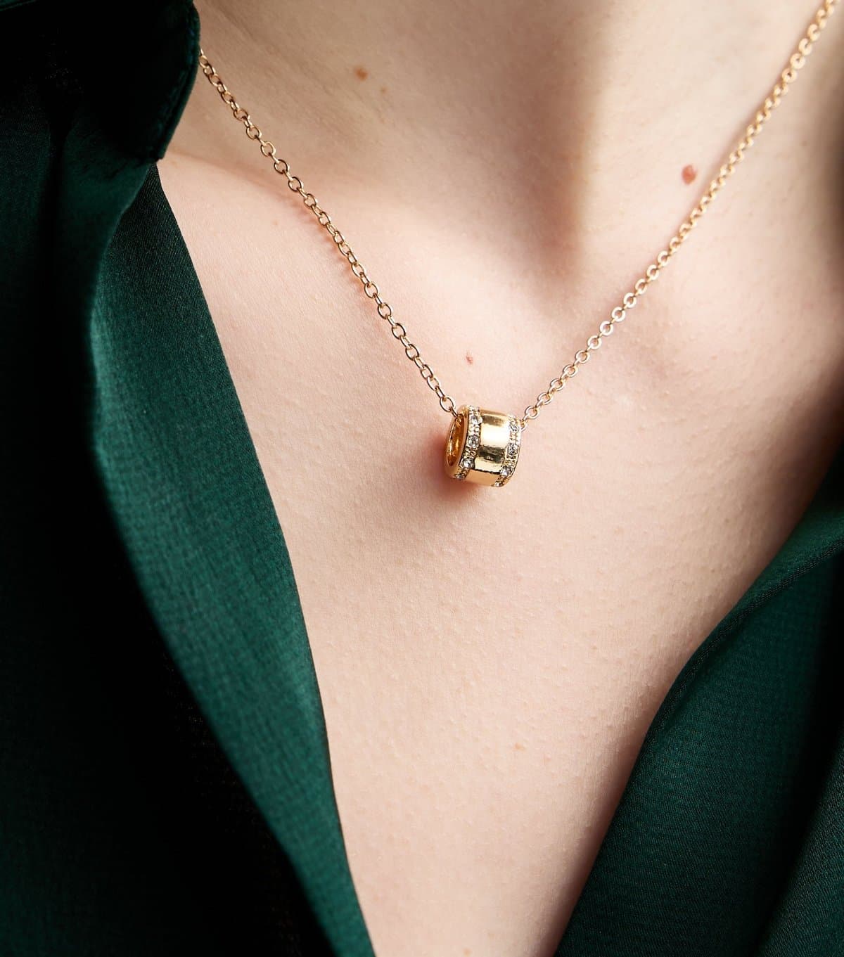 New Look New Look Gold Tone Diamanté Edge Circle Link Necklace