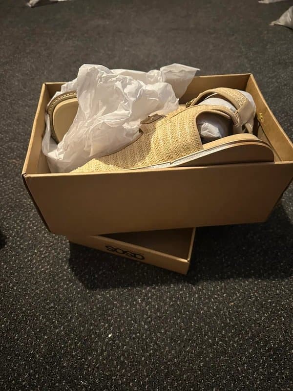 ASOS ASOS Design Flyaway premium velcro sporty sandals natur fabrication size 7